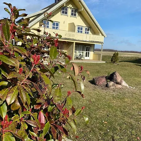 Mit Balkon Fuer Vier Personen Und Ein Kind Apartment Wittenbeck